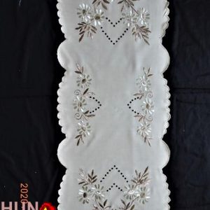 Futó hímzett drapp margarettás 85x35 cm