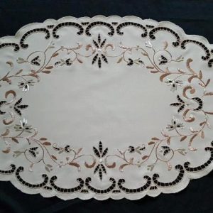 Hímzett futó drapp madérás 78x43 cm