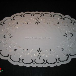 Hímzett futó fehér madérás 78x43 cm