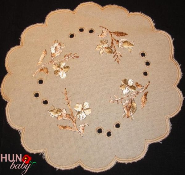 Hímzett terítő drapp kalocsai kör 17 cm