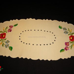 Hímzett terítő kalocsai színes hímzéssel 40x25 cm