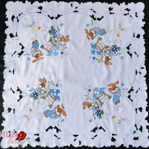 Húsvéti terítő gépi fehér nyuszis 85x85 cm