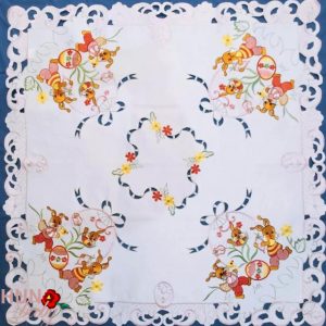 Húsvéti terítő gépi fehér nyuszis 85x85 cm