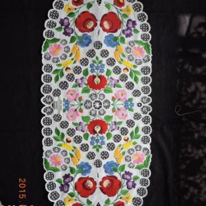 Riselt futó kalocsai ovál 83x35 cm