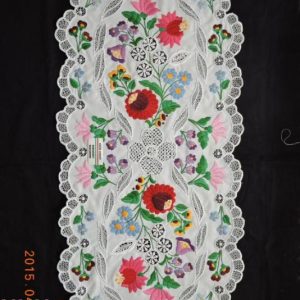 Riselt futó kalocsai 83x37 cm