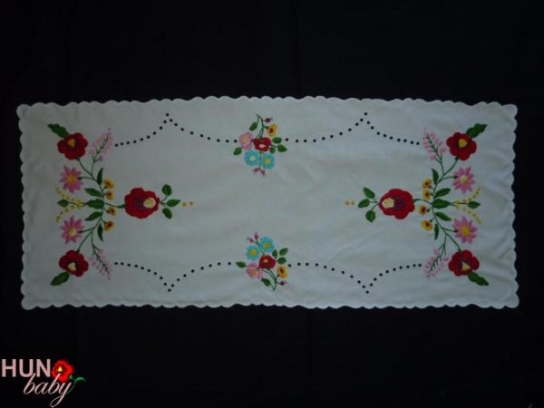 Előnyomott Kalocsai Futó szegett 85x35 cm