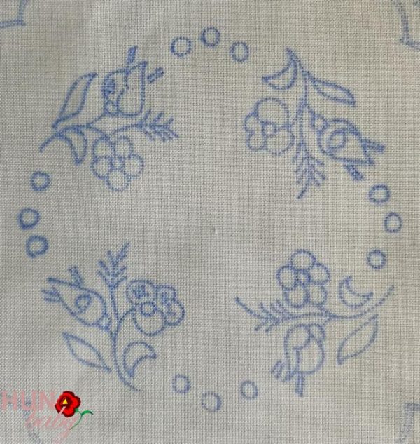 Előnyomott kalocsai terítő szegetlen kör 18 cm
