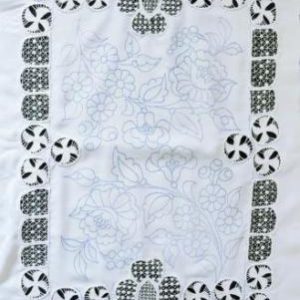 Előnyomott riselt kalocsai terítő 87x35 cm