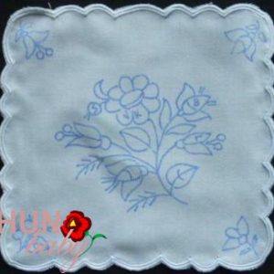 Előnyomott szegett kalocsai terítő 17x17 cm