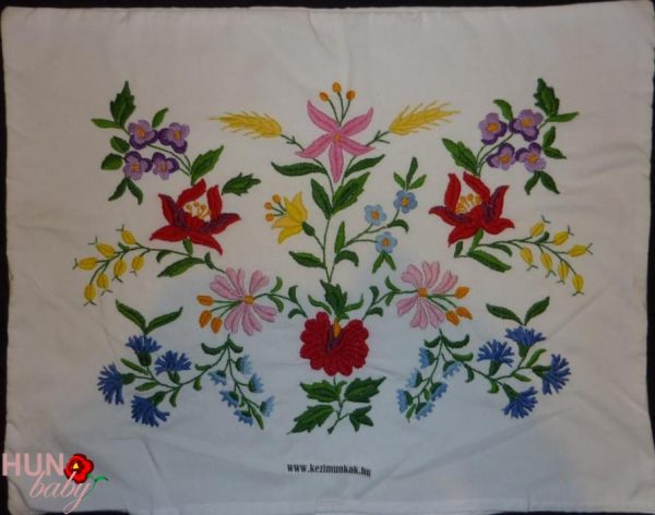 Parna-elonyomott-kalocsai-feher-58x45-cm